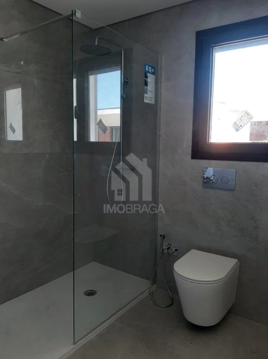 Moradia T3 para Venda em Esporões Foto 40