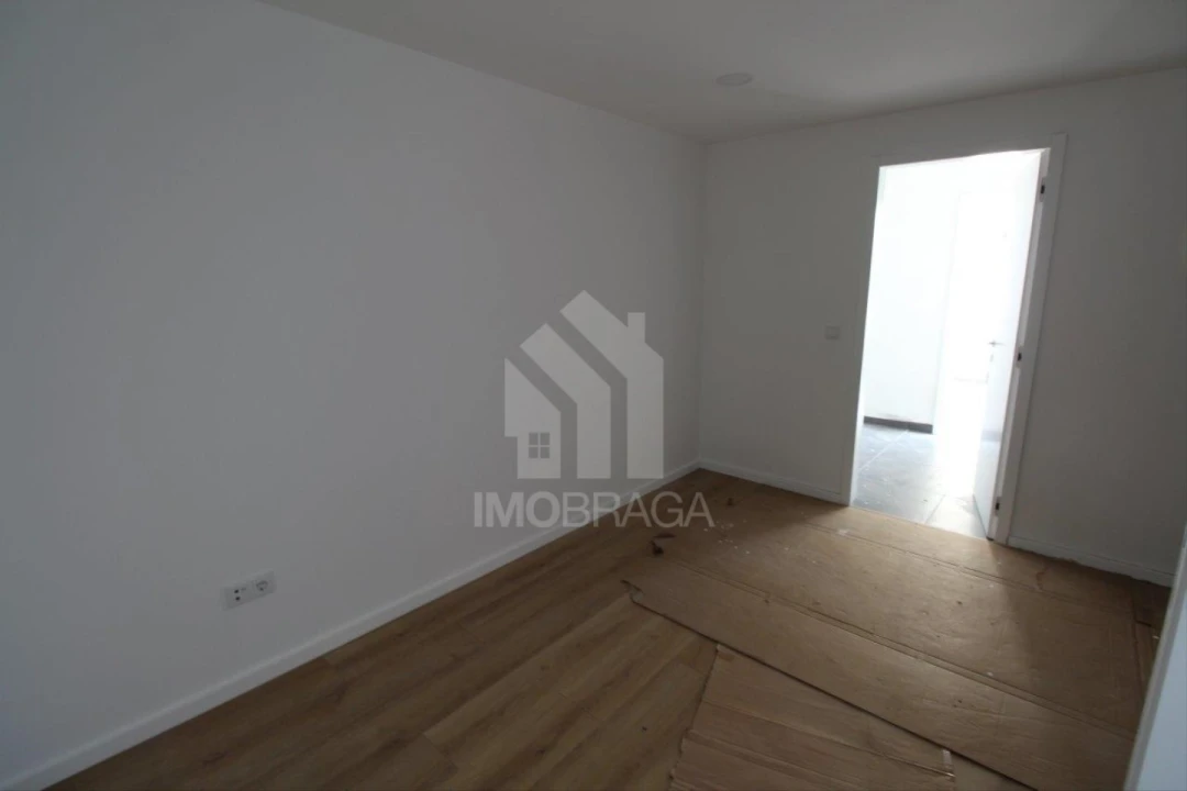 Moradia T4 para Venda em Ferreiros e Gondizalves Foto 9