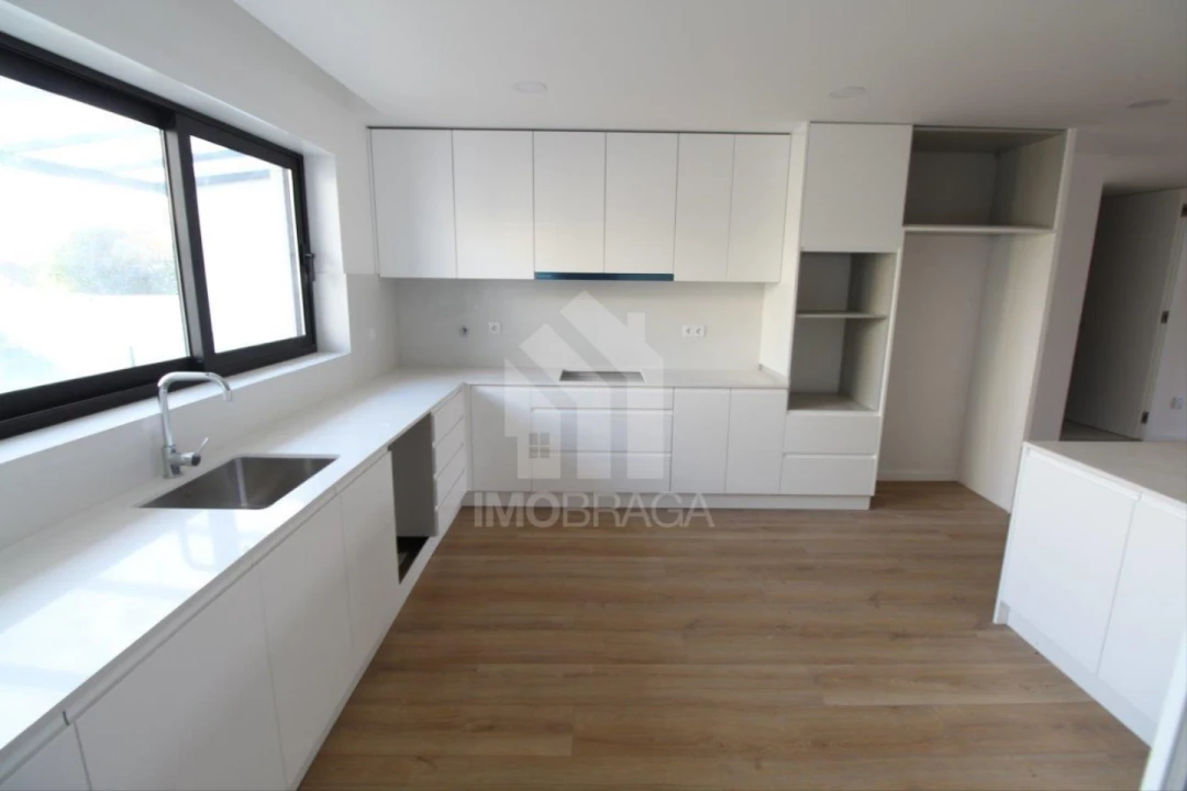 Moradia T4 para Venda em Ferreiros e Gondizalves Foto 13