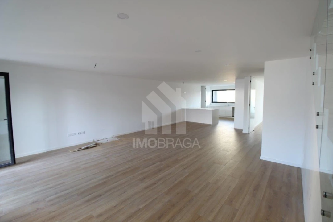 Moradia T4 para Venda em Ferreiros e Gondizalves Foto 16