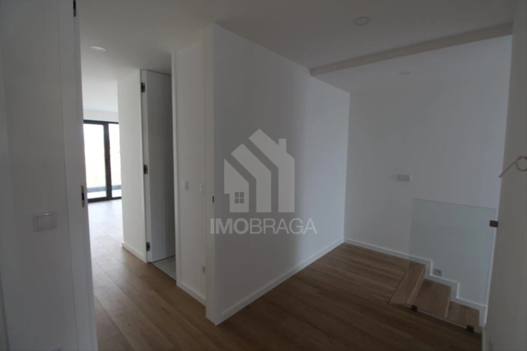 Moradia T4 para Venda em Ferreiros e Gondizalves Foto 25