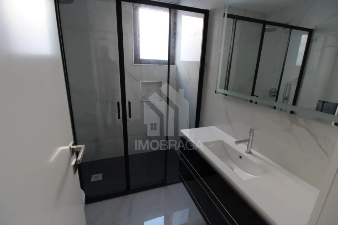 Moradia T4 para Venda em Ferreiros e Gondizalves Foto 26