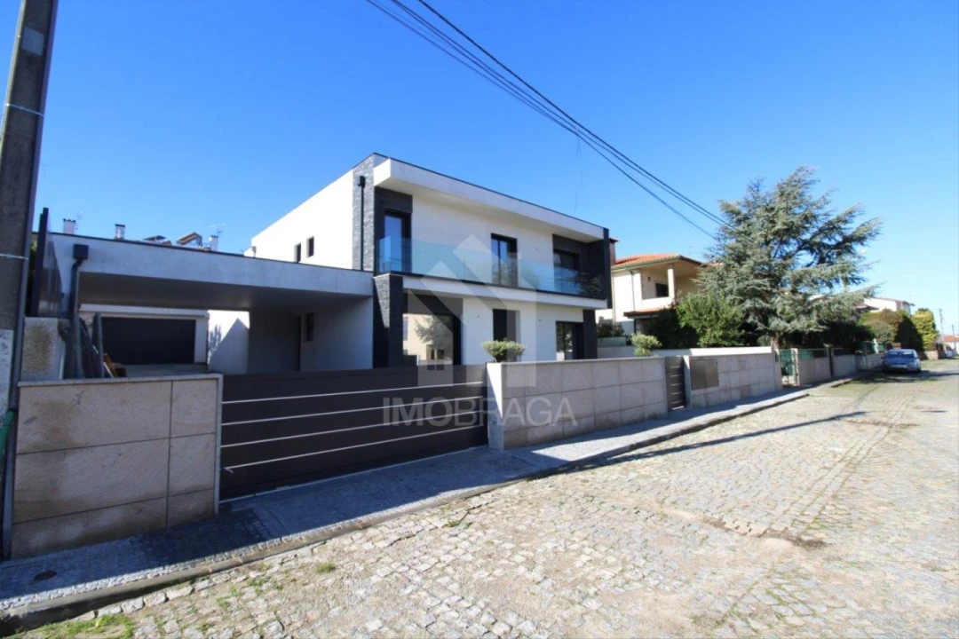 Moradia T4 para Venda em Ferreiros e Gondizalves Foto 35