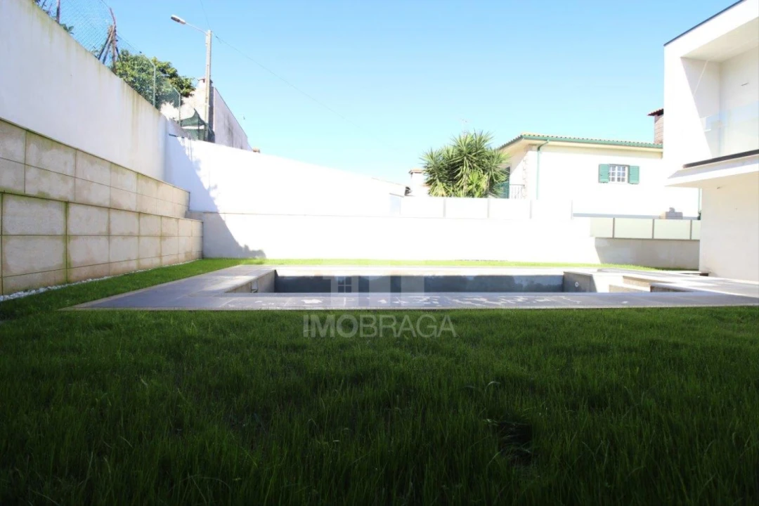 Moradia T4 para Venda em Ferreiros e Gondizalves Foto 50