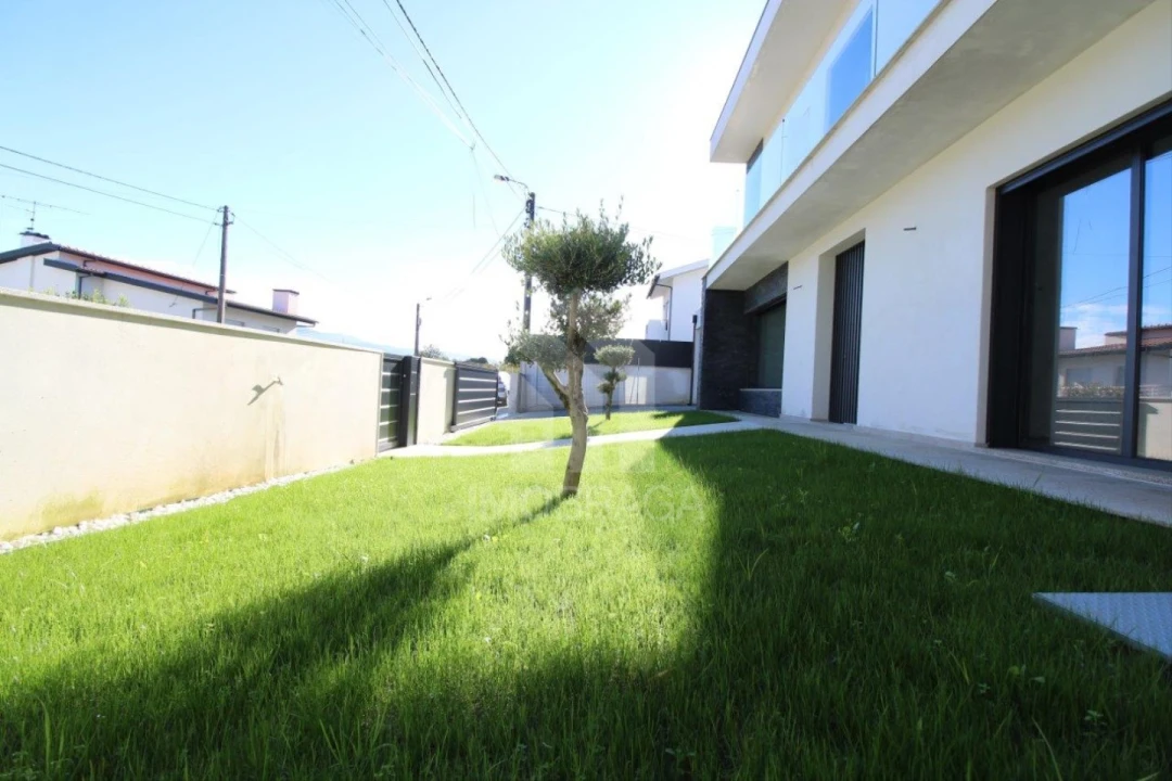 Moradia T4 para Venda em Ferreiros e Gondizalves Foto 68