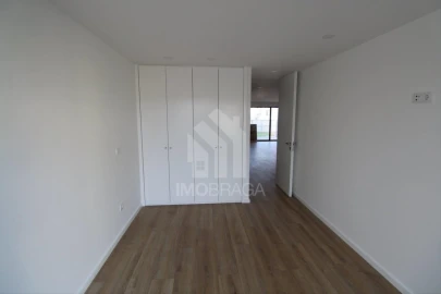 Moradia T4 para Venda em Ferreiros e Gondizalves