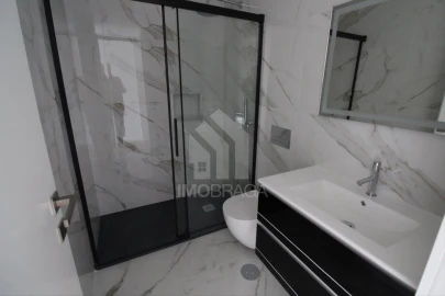 Moradia T4 para Venda em Ferreiros e Gondizalves