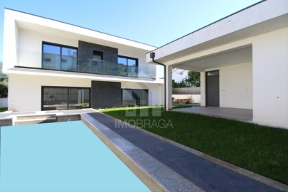 Moradia T4 para Venda em Ferreiros e Gondizalves