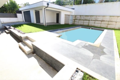 Moradia T4 para Venda em Ferreiros e Gondizalves