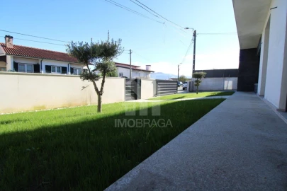 Moradia T4 para Venda em Ferreiros e Gondizalves