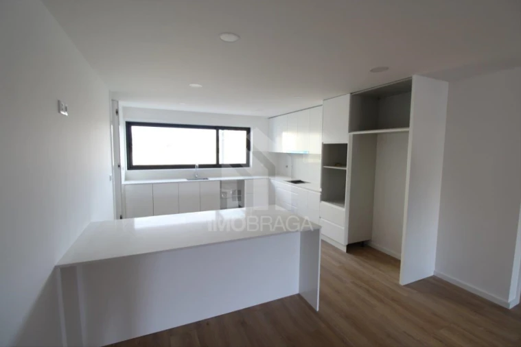 Moradia T4 para Venda em Ferreiros e Gondizalves Foto 6