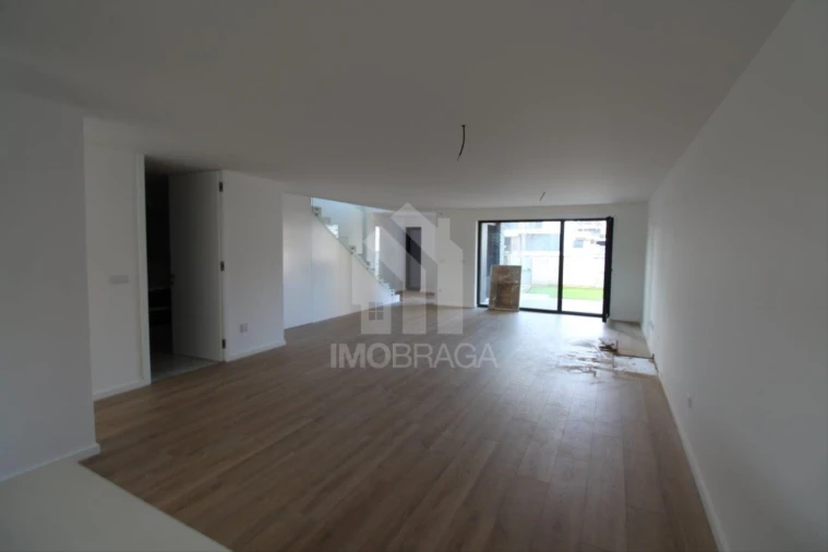 Moradia T4 para Venda em Ferreiros e Gondizalves Foto 12