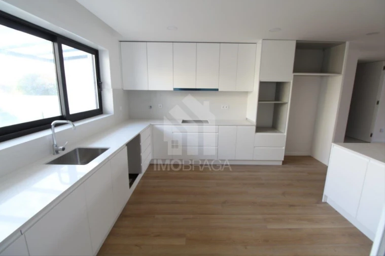 Moradia T4 para Venda em Ferreiros e Gondizalves Foto 13