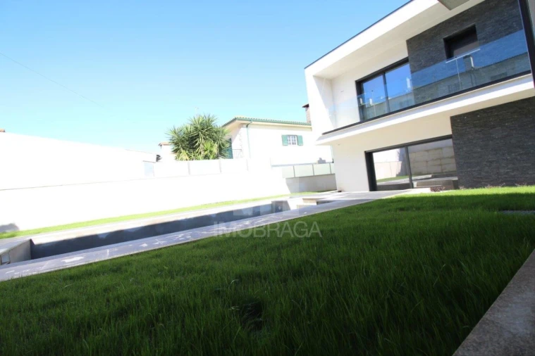 Moradia T4 para Venda em Ferreiros e Gondizalves Foto 51