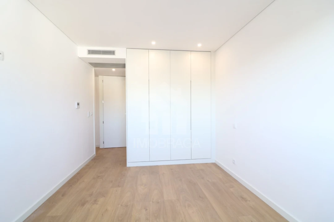 Apartamento T2 para Venda em São Vicente (Braga) Foto 6