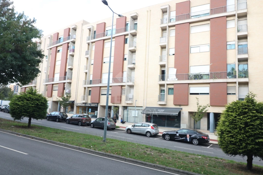 Apartamento T2 para Venda em Nogueira, Fraião e Lamaçães Foto 1