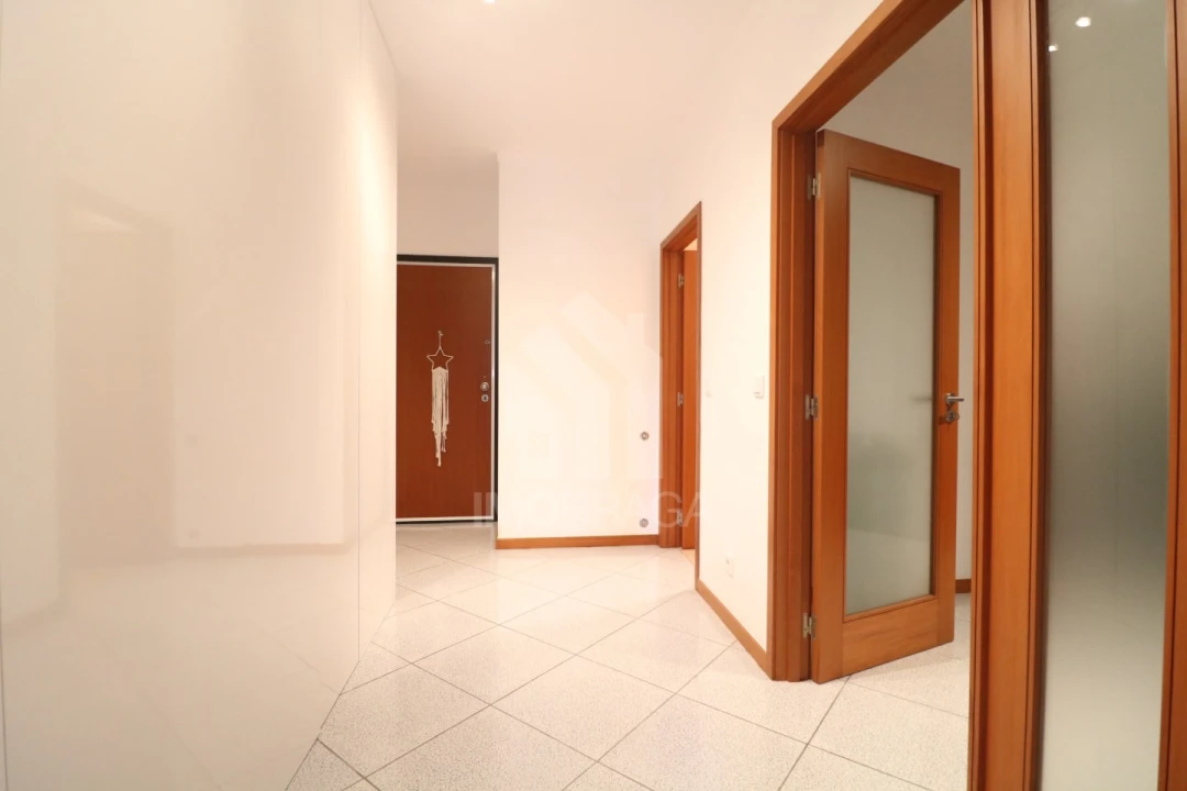 Apartamento T2 para Venda em Nogueira, Fraião e Lamaçães Foto 3