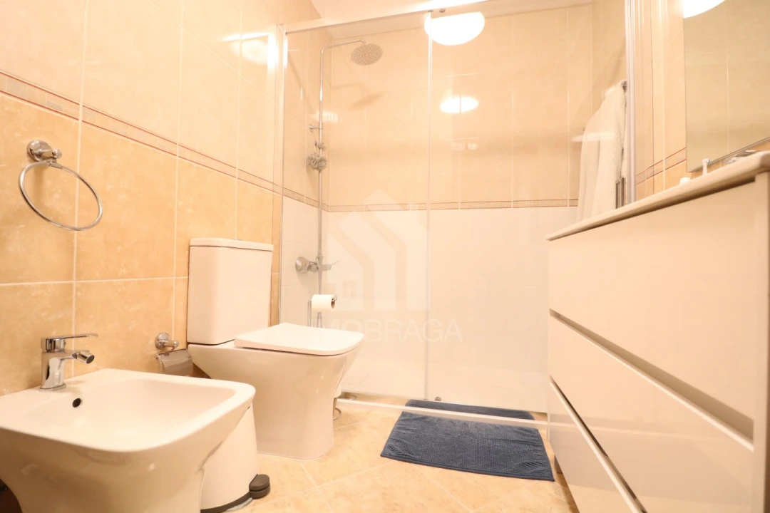 Apartamento T2 para Venda em Nogueira, Fraião e Lamaçães Foto 9