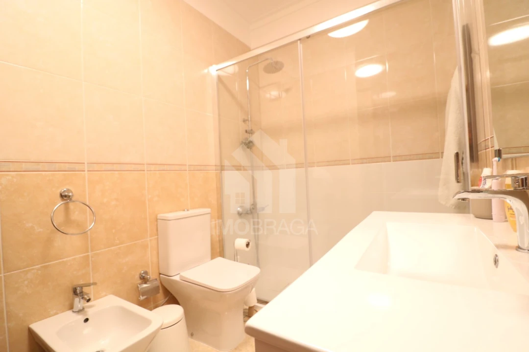 Apartamento T2 para Venda em Nogueira, Fraião e Lamaçães Foto 21