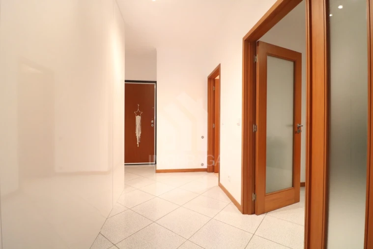 Apartamento T2 para Venda em Nogueira, Fraião e Lamaçães Foto 3