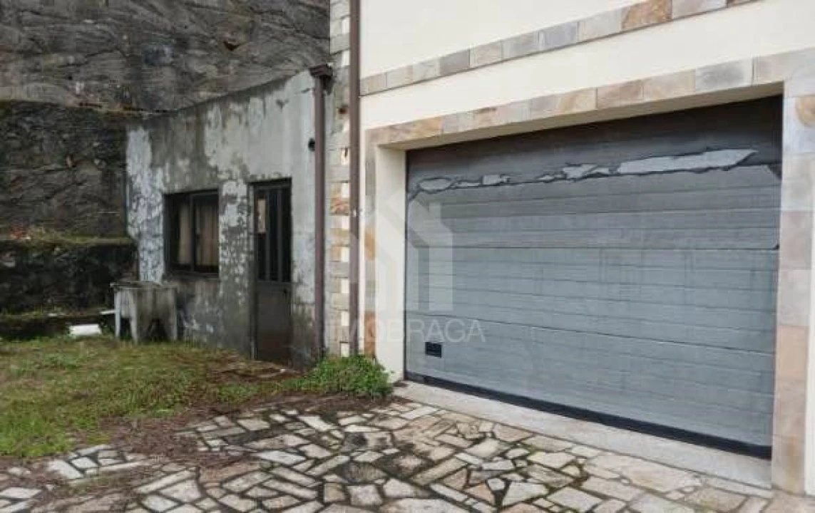 Moradia T4 para Venda em Alijo Foto 12