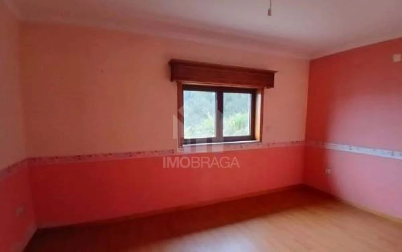 Moradia T4 para Venda em Alijo Foto 9