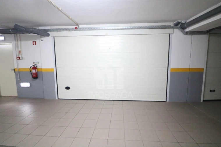 Apartamento T2 para Venda em Gualtar Foto 38