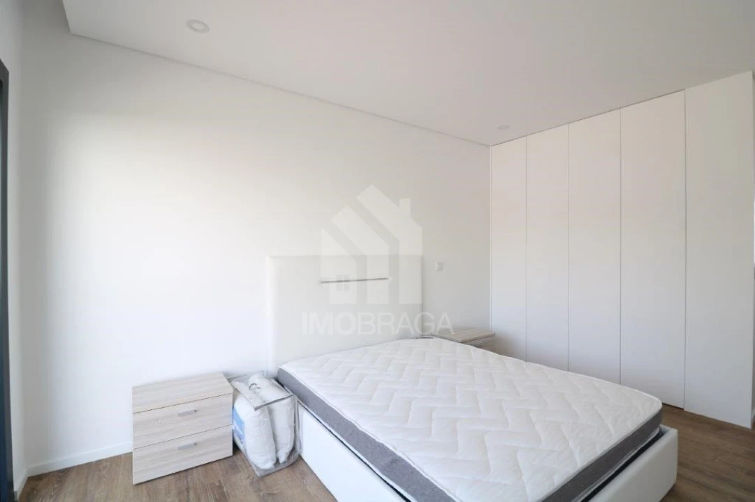 Apartamento T1 para Arrendamento em Gualtar Foto 8