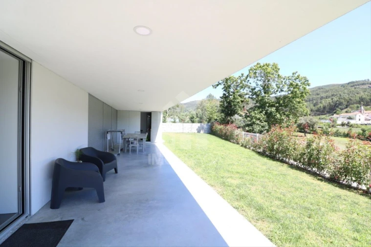 Moradia T4 para Venda em Este (São Pedro e São Mamede) Foto 1