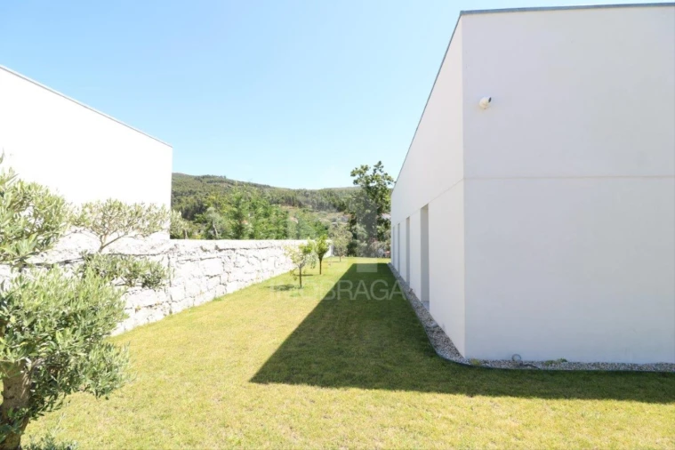 Moradia T4 para Venda em Este (São Pedro e São Mamede) Foto 50