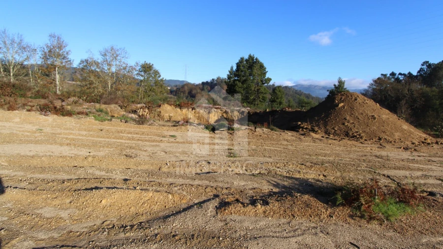 Terreno para Venda em Águas Santas e Moure