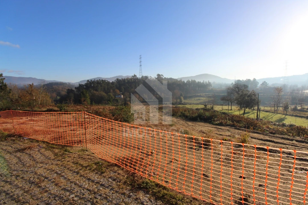Terreno para Venda em Águas Santas e Moure Foto 18