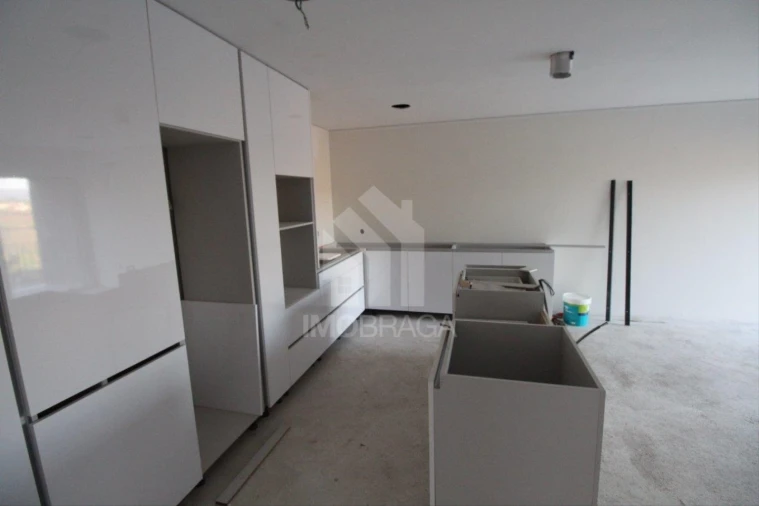 Moradia T3 para Venda em Merelim (São Paio), Panoias e Parada de Tibães Foto 8