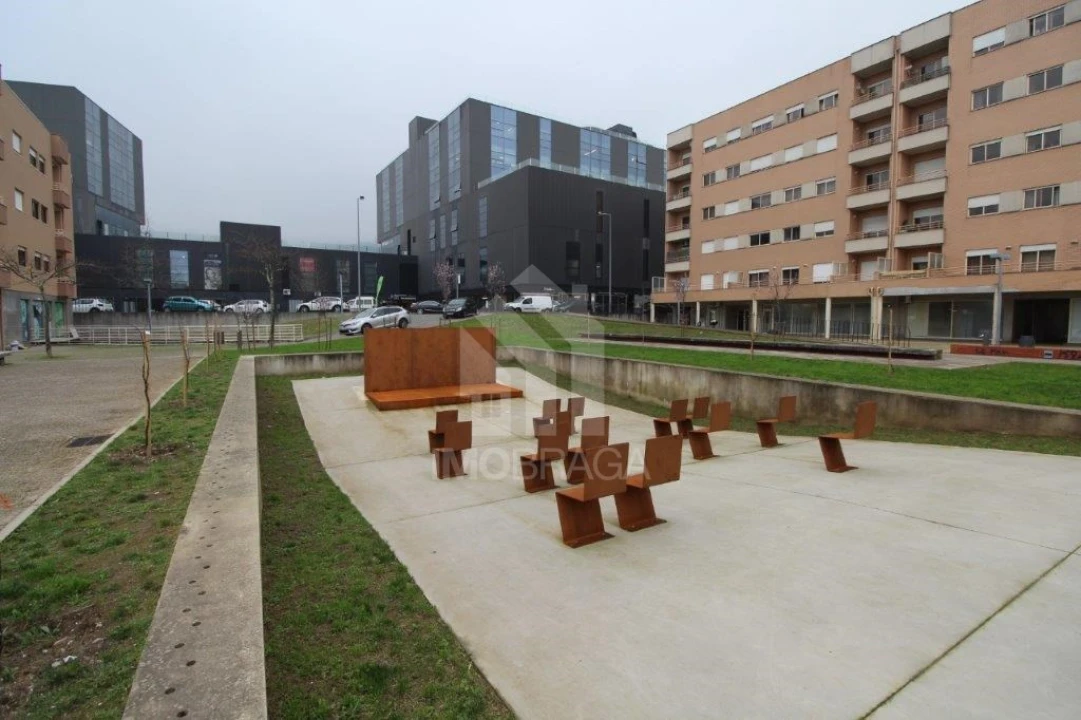 Apartamento T2 para Venda em Nogueira, Fraião e Lamaçães Foto 1