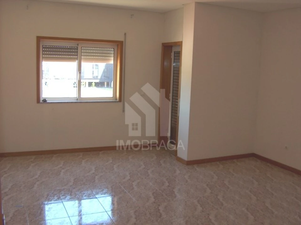Apartamento T2 para Venda em Nogueira, Fraião e Lamaçães Foto 6