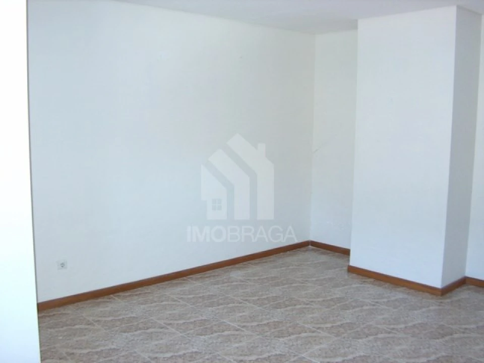 Apartamento T2 para Venda em Nogueira, Fraião e Lamaçães Foto 9