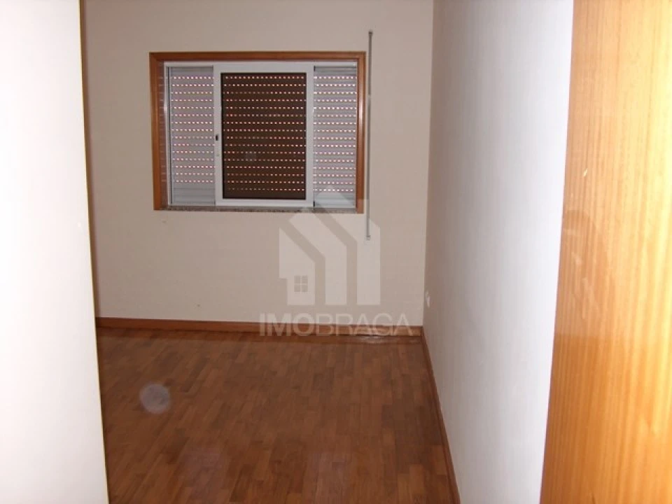 Apartamento T2 para Venda em Nogueira, Fraião e Lamaçães Foto 13