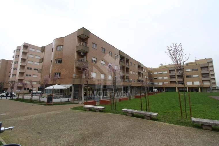 Apartamento T2 para Venda em Nogueira, Fraião e Lamaçães Foto 2