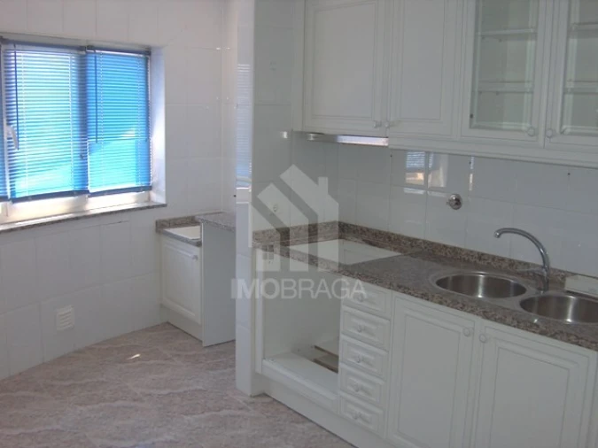 Apartamento T2 para Venda em Nogueira, Fraião e Lamaçães Foto 4