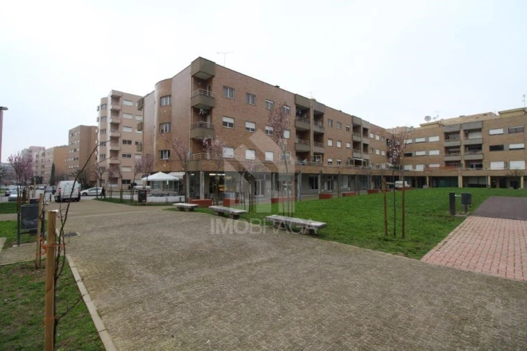 Apartamento T2 para Venda em Nogueira, Fraião e Lamaçães Foto 17