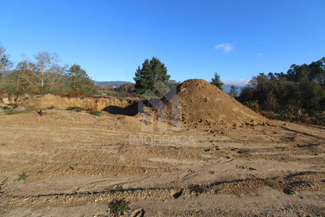 Terreno para Venda em Águas Santas e Moure Foto 11