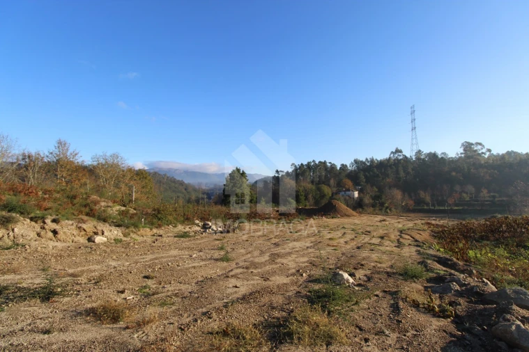 Terreno para Venda em Águas Santas e Moure Foto 4
