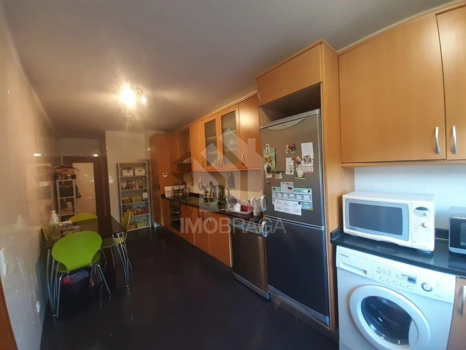 Apartamento T2 para Venda em Nogueira, Fraião e Lamaçães Foto 4