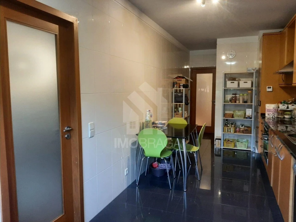 Apartamento T2 para Venda em Nogueira, Fraião e Lamaçães Foto 6