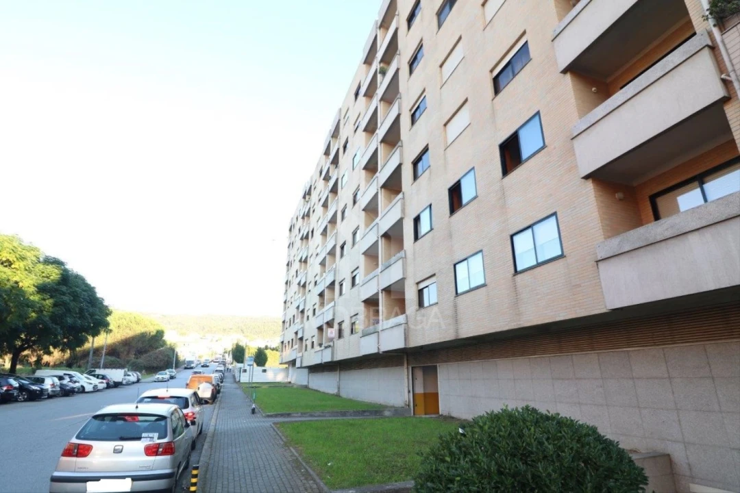 Apartamento T2 para Venda em Nogueira, Fraião e Lamaçães Foto 29