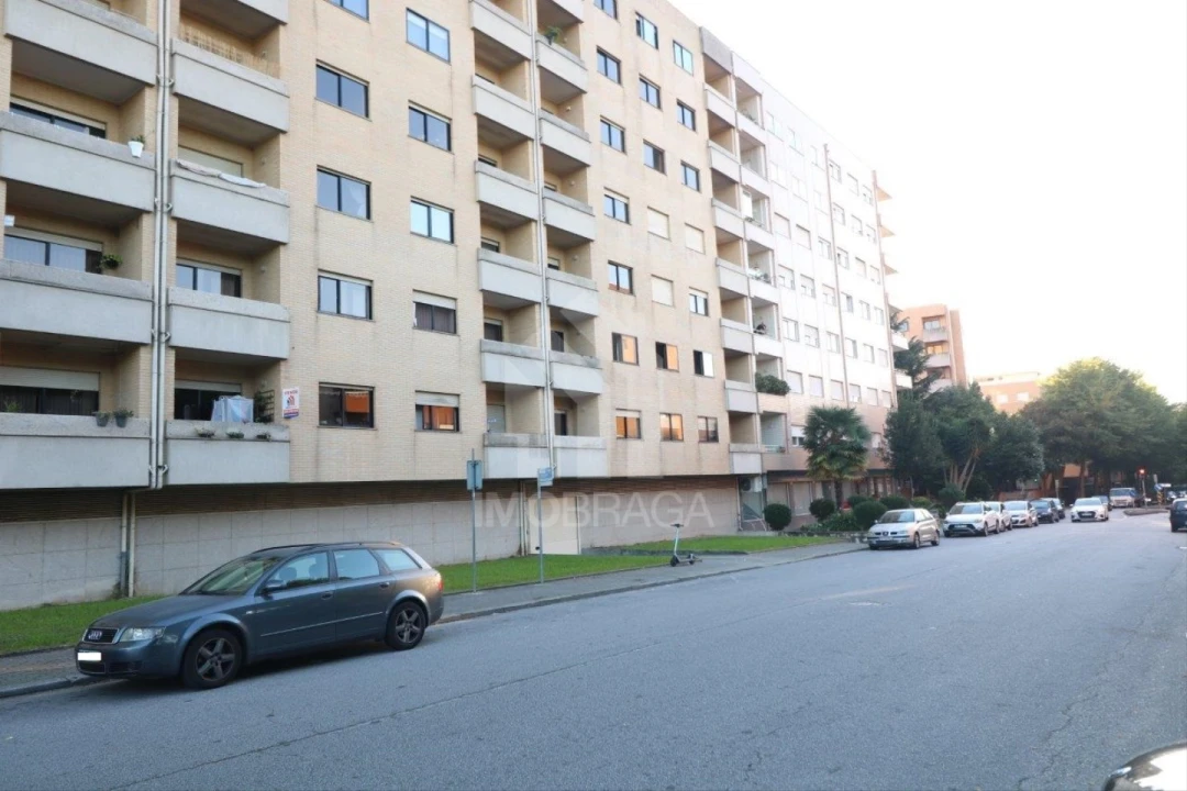 Apartamento T2 para Venda em Nogueira, Fraião e Lamaçães Foto 30