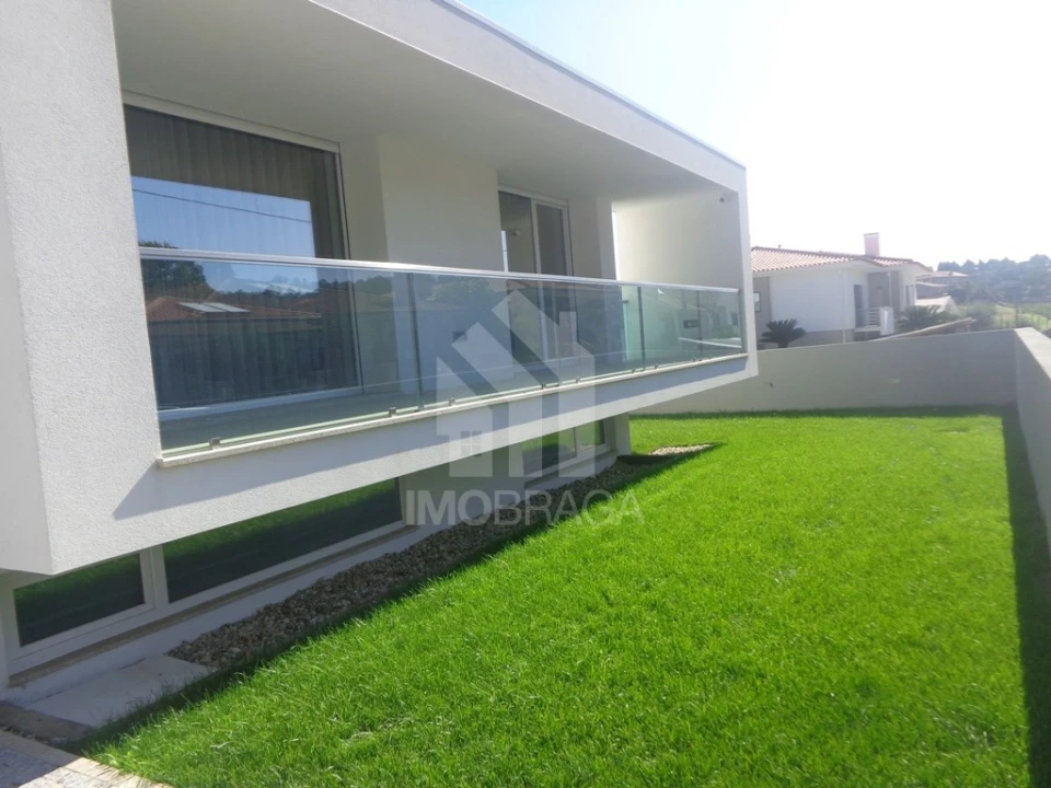 Moradia T3 para Venda em Priscos Foto 1
