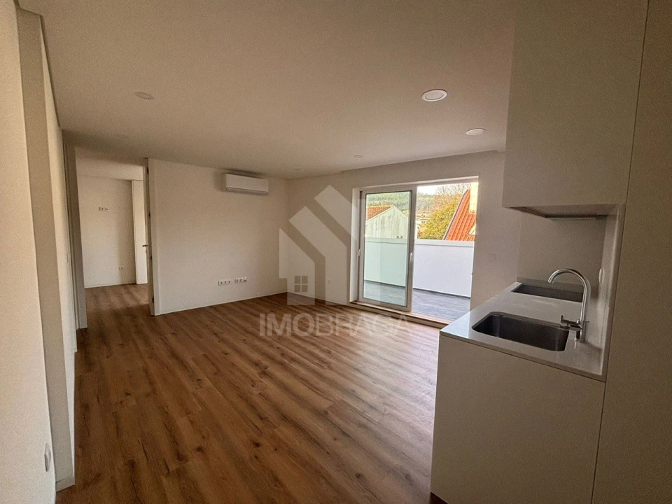 Apartamento T1 para Venda em Amares e Figueiredo Foto 4