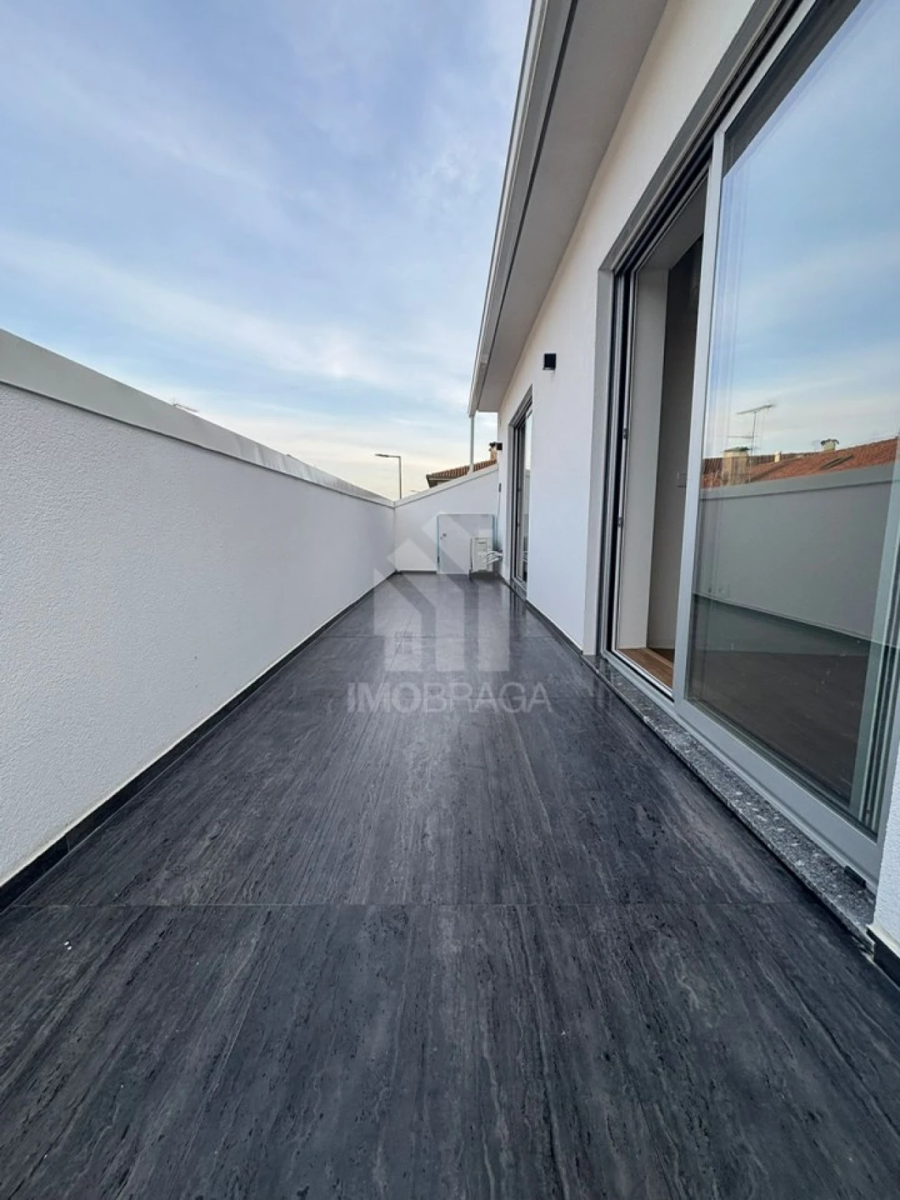 Apartamento T1 para Venda em Amares e Figueiredo Foto 7