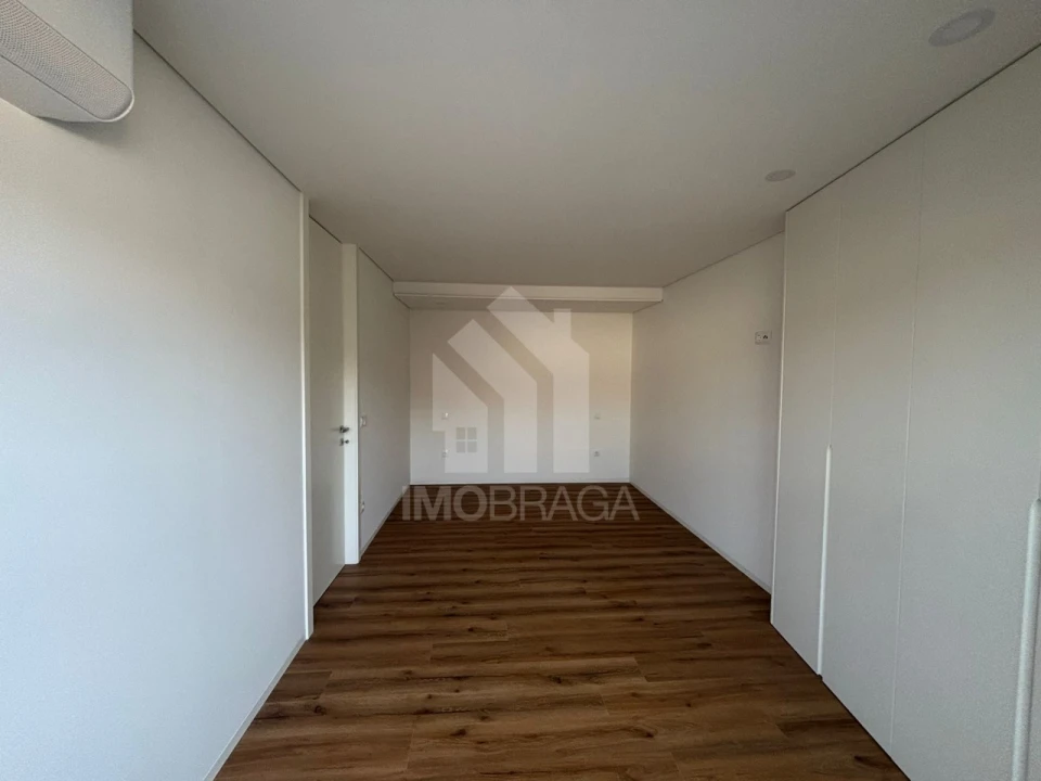 Apartamento T1 para Venda em Amares e Figueiredo Foto 12